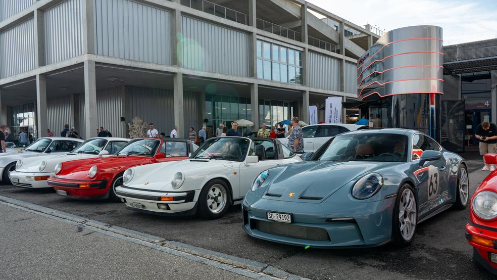 Bild von Porsche-Treffen (mit Porsche Zentrum Aargau)